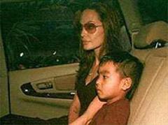 Angelina Jolie störte das Vorgehen der Fotografen.