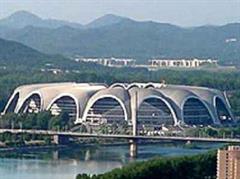 Das Stadion «1. Mai» in Pjöngjang, Nordkorea hat eine Kapazität von 150.000 Zuschauern und ist damit das grösste Stadion der Welt.