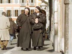 Die zwei Nonnen zeigen sich kämpferisch. (Archivbild)