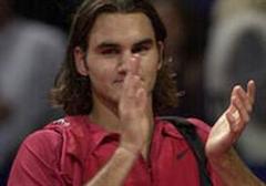 Roger Federer hatte gut Lachen: Er erreichte problemlos die Halbfinals in Basel.