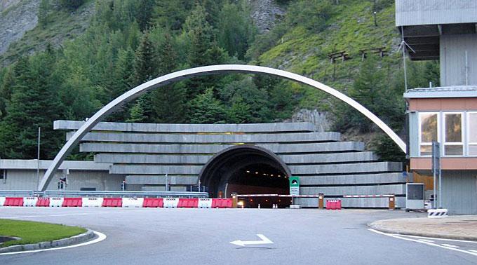 Heute vor 50 Jahren schafften die Bauarbeiter den Durchbruch des Tunnels.