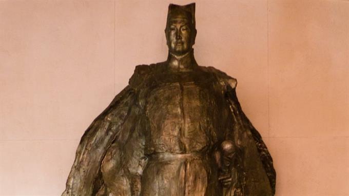 Zheng He: Aussenpolitik ohne Kolonien - 100 Jahre vor den Europäern.