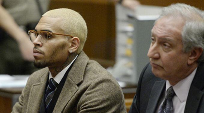 Chris Brown muss heute vor einem Richter Auskunft geben, wie er sich nach seiner Therapie fühlt.