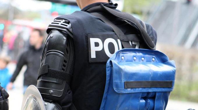 Polizistinnen und Polizisten in Vollmontur prägten das Berner Stadtbild. (Symbolbild)
